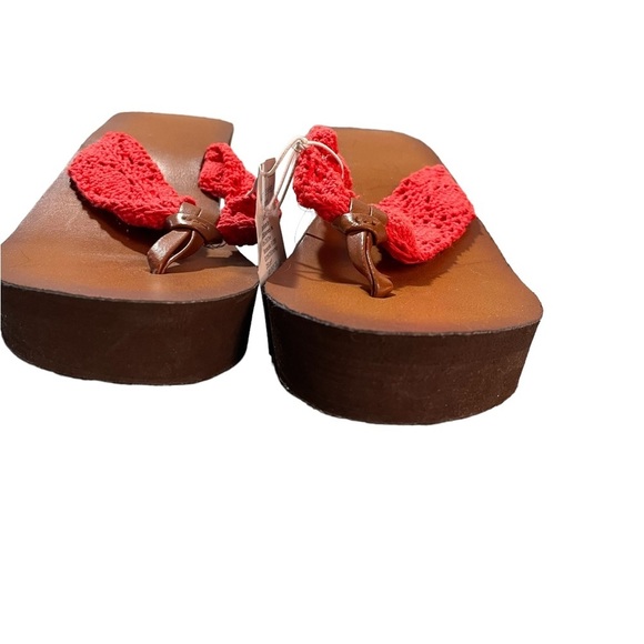 NWT Sun and Sky brown red eyelet wedge sandals size 5-6 - Picture 2 of 3